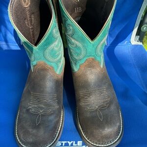 Women’s Ariat cowboy boots